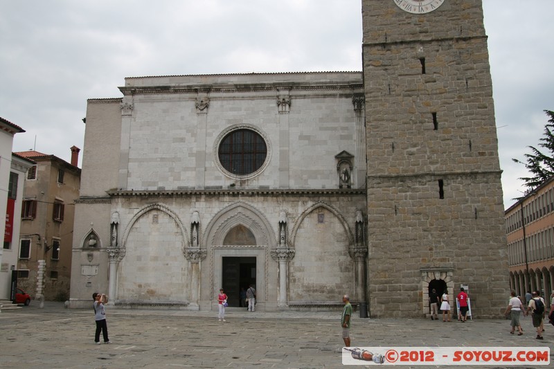 Koper - Tito's Square - The Cathedral church of Mary's Assumption
Mots-clés: geo:lat=45.54822396 geo:lon=13.72967427 geotagged Koper SlovÃ¨nie SVN Slovenie Eglise The Cathedral church of Mary's Assumption