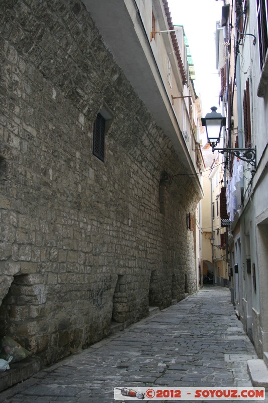 Piran - Obzidna Ulica
Mots-clés: geo:lat=45.52879833 geo:lon=13.56738667 geotagged Izola/Isola Piran SlovÃ¨nie SVN Slovenie