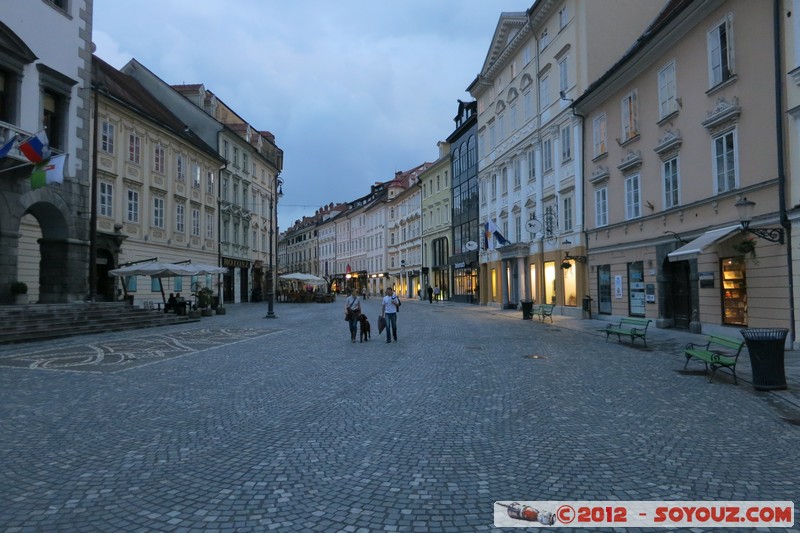 Ljubljana by night - Mestni Trg
Mots-clés: geo:lat=46.05009324 geo:lon=14.50693961 geotagged Ljubljana Slovenie SVN Nuit