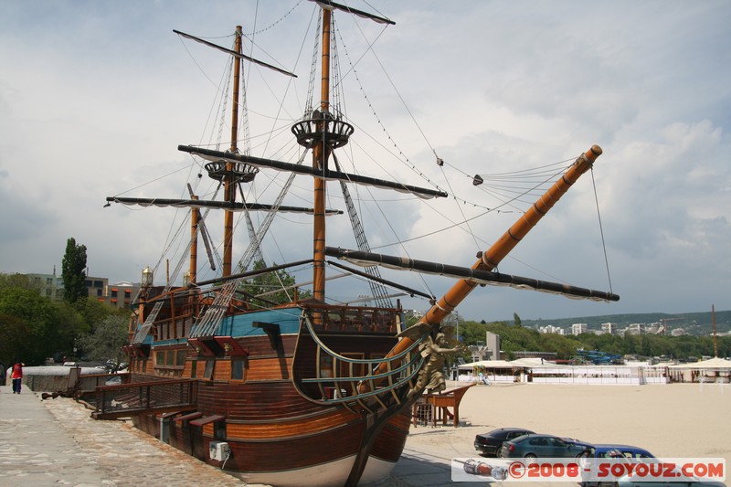Varna - Boat restaurant "Mr.Baba"
Mots-clés: bateau