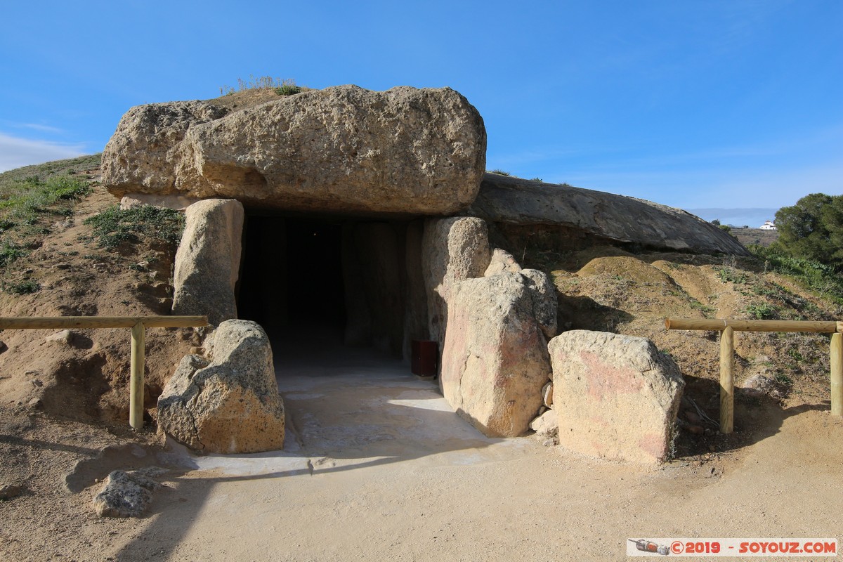 Antequera - Dolmen de Menga
Mots-clés: Andalucia Antequera ESP Espagne Conjunto Arqueologico Dolmenes de Antequera Dolmen de Menga Dolmen Ruines Megalithique