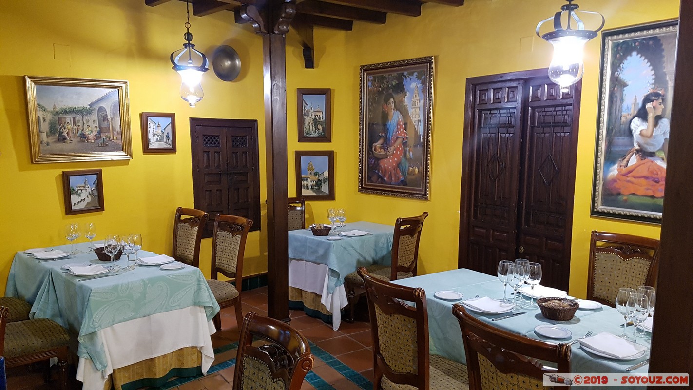 Cordoba by Night - El Churrasco
Mots-clés: Andalucia C&oacute;rdoba ESP Espagne Pitas, Las (Cordoba) Nuit El Churrasco