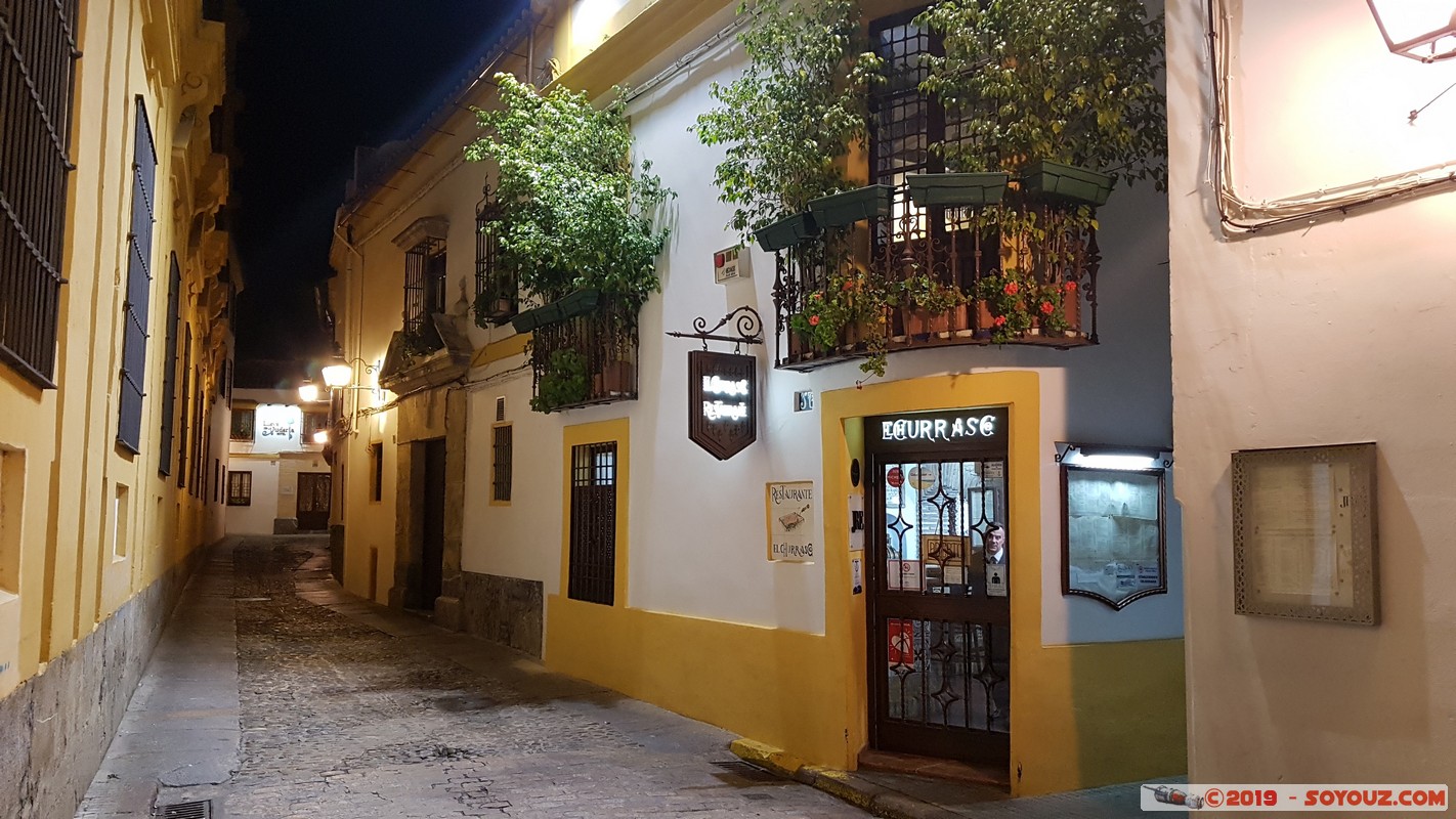 Cordoba by Night - El Churrasco
Mots-clés: Andalucia C&oacute;rdoba ESP Espagne Pitas, Las (Cordoba) Nuit El Churrasco