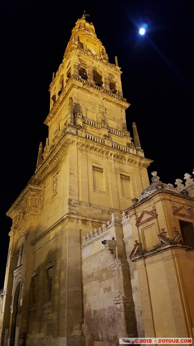 Cordoba by Night - Mezquita-Catedral - Torre Campanario
Mots-clés: Andalucia C&oacute;rdoba ESP Espagne Pitas, Las (Cordoba) Nuit Mezquita-Catedral Eglise Mosque patrimoine unesco Torre Campanario