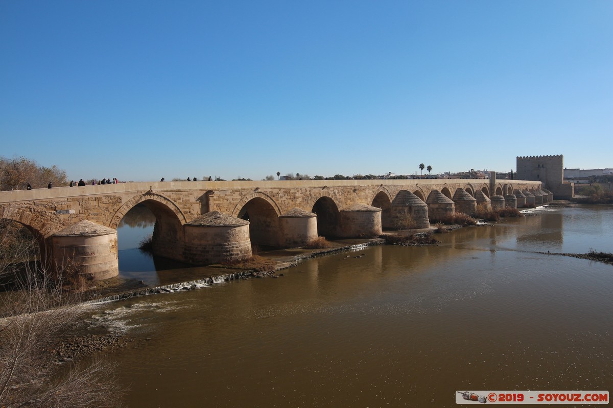 Cordoba - Puente Romano
Mots-clés: Andalucia C&oacute;rdoba ESP Espagne Pitas, Las (Cordoba) Puente Romano Ruines romaines Riviere
