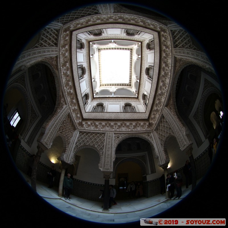 Sevilla - Real Alcazar - Palacio Mudejar
Mots-clés: Andalucia ESP Espagne Sevilla Triana Real Alcazar chateau patrimoine unesco Palacio Mudejar Fish eye panorama