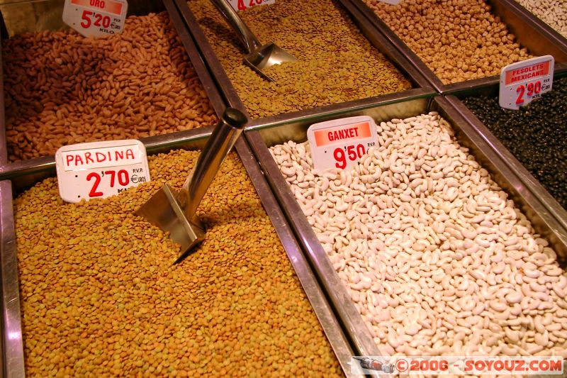 Fèves et lentilles
Mercat Boqueria
Mots-clés: Barcelona Barcelone Catalogne Espagne Gaudi La Ciutadella Mercat Boqueria Parc Güell Sagrada Familia