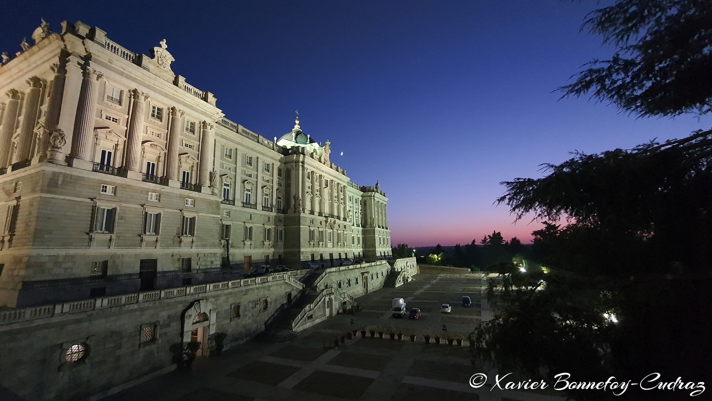 Madrid
Mots-clés: ESP Espagne geo:lat=40.41939306 geo:lon=-3.71320870 geotagged Madrid Opera Nuit Palacio Real Blue Hour sunset