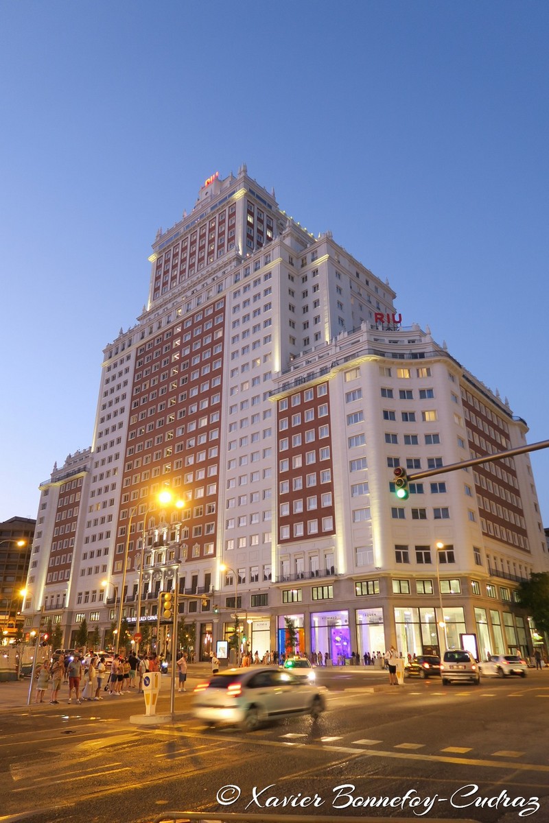 Madrid
Mots-clés: ESP Espagne geo:lat=40.42320125 geo:lon=-3.71115895 geotagged Madrid Universidad Plaza de Espana Blue Hour