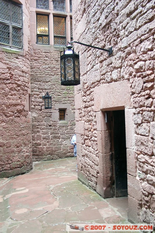 Château du Haut-Koenigsbourg
Cour intérieur
Mots-clés: chateau