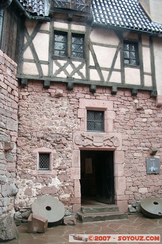 Château du Haut-Koenigsbourg
Cour basse
Mots-clés: chateau