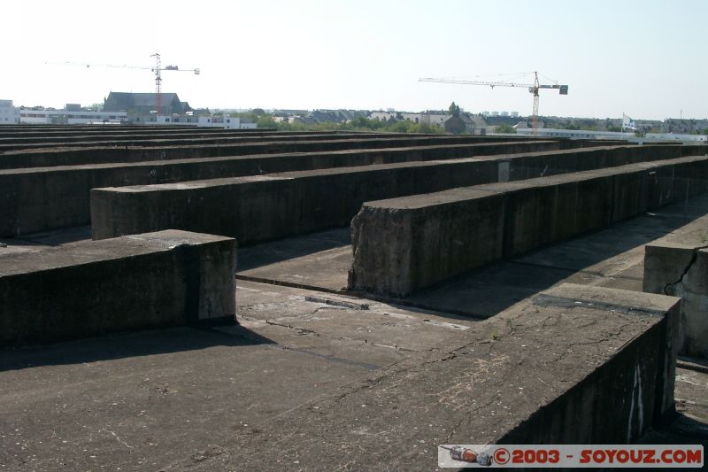 Ancienne base de sous-marins
dispositif anti bombe
