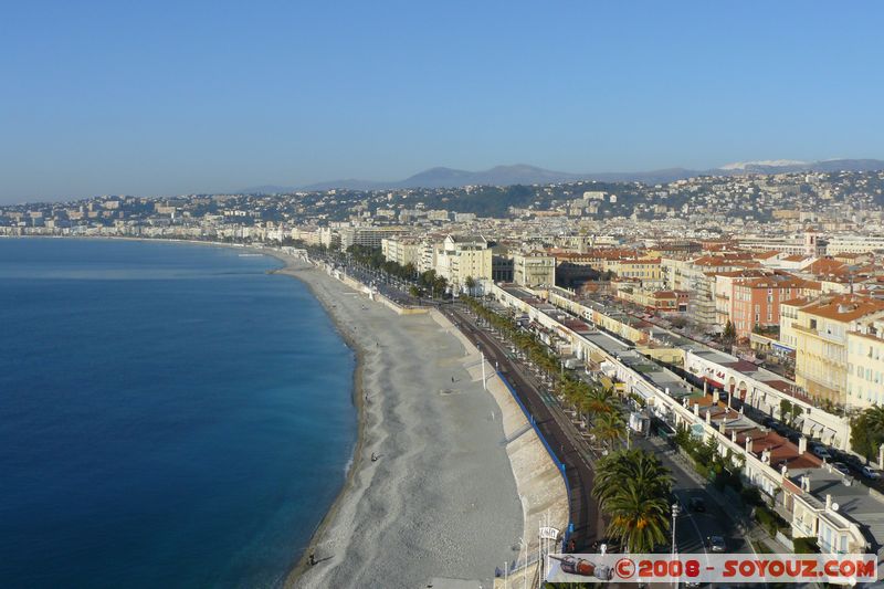 Nice - La Promenade des Anglais depuis la Colline du Chateau
Mots-clés: mer
