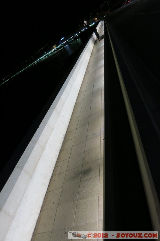 Nice by Night - Promenade des Anglais - Rauba capeu
Mots-clés: FRA France geo:lat=43.69310039 geo:lon=7.28055060 geotagged Nice Provence-Alpes-CÃ´te d'Azur Nuit