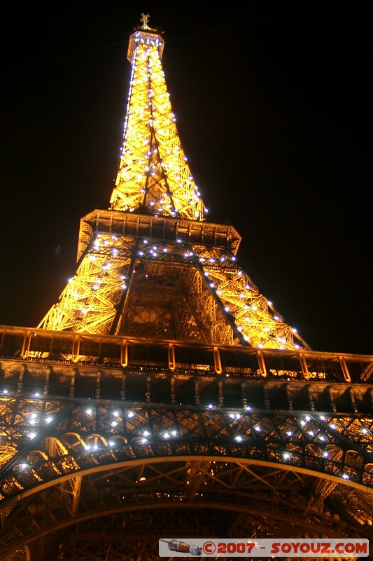 Tour Eiffel by night
