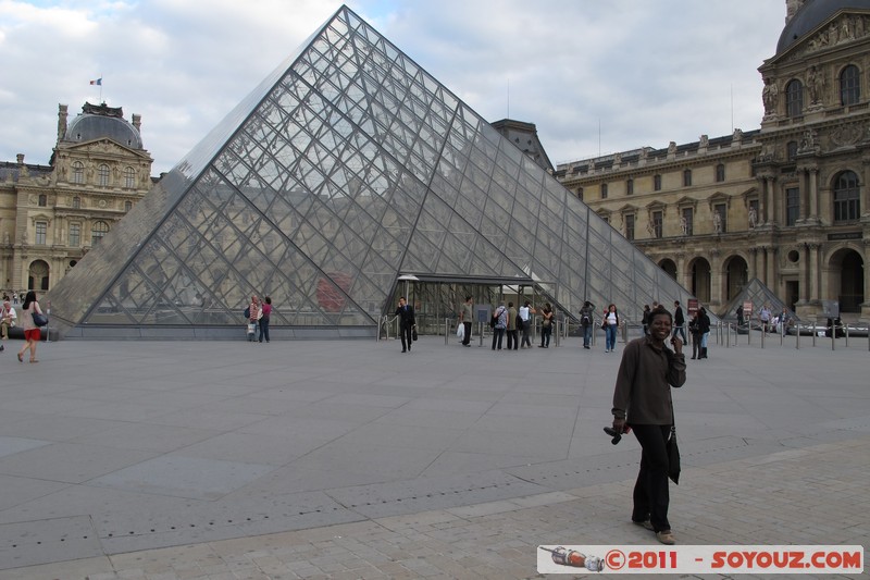 Paris - Pyramide du Louvre
Mots-clés: FRA France geo:lat=48.86122872 geo:lon=2.33558837 geotagged le-de-France Palais-Royal Paris 01 Louvre Louvre chateau