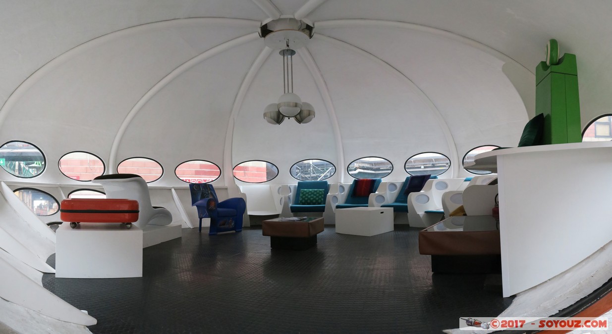 Marche aux Puces de Saint-Ouen - Futuro House
Mots-clés: FRA France geo:lat=48.90165513 geo:lon=2.34144643 geotagged le-de-France Saint-Ouen Marche aux Puces de Saint-Ouen Futuro House Architecture