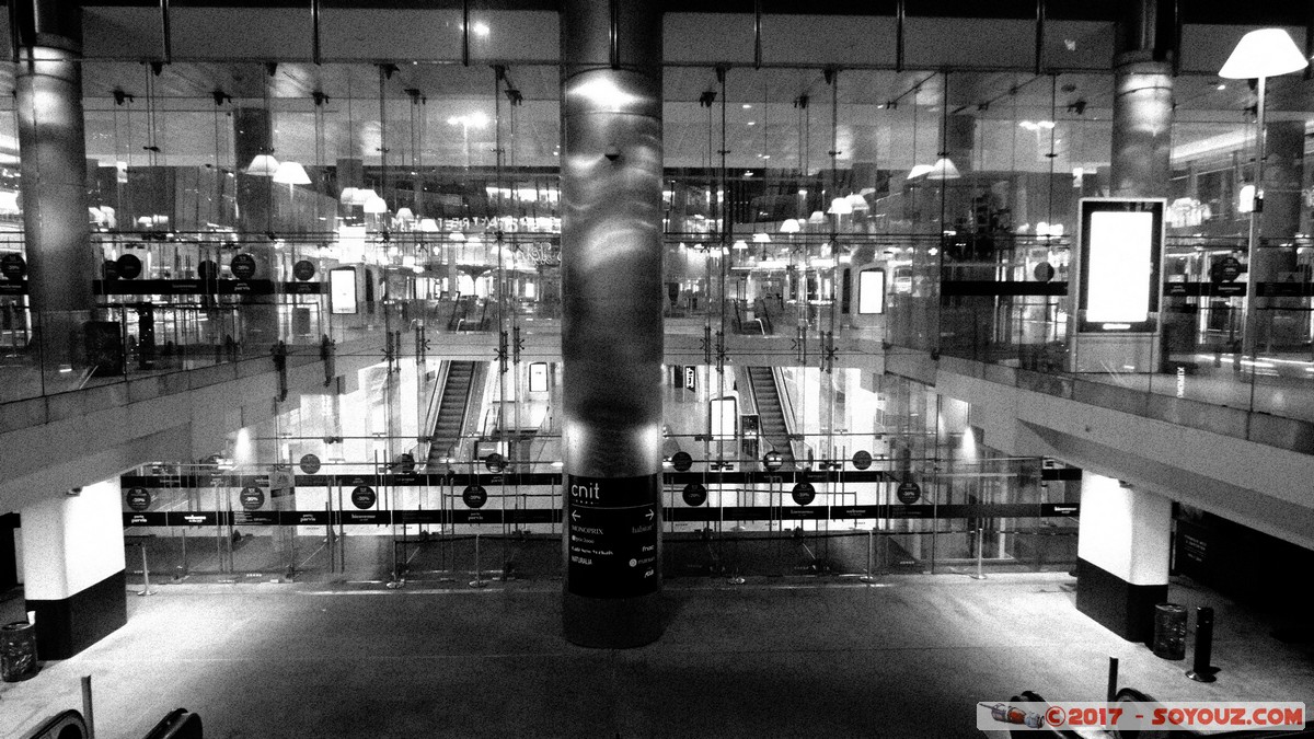 La Defense by night - CNIT
Mots-clés: FRA France geo:lat=48.89203882 geo:lon=2.23916441 geotagged le-de-France La Defense Puteaux Nuit CNIT