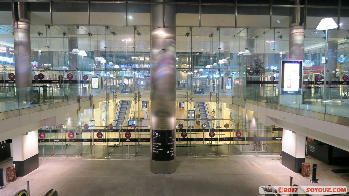 La Defense by night - CNIT
Mots-clés: FRA France geo:lat=48.89203882 geo:lon=2.23916441 geotagged le-de-France La Defense Puteaux Nuit CNIT