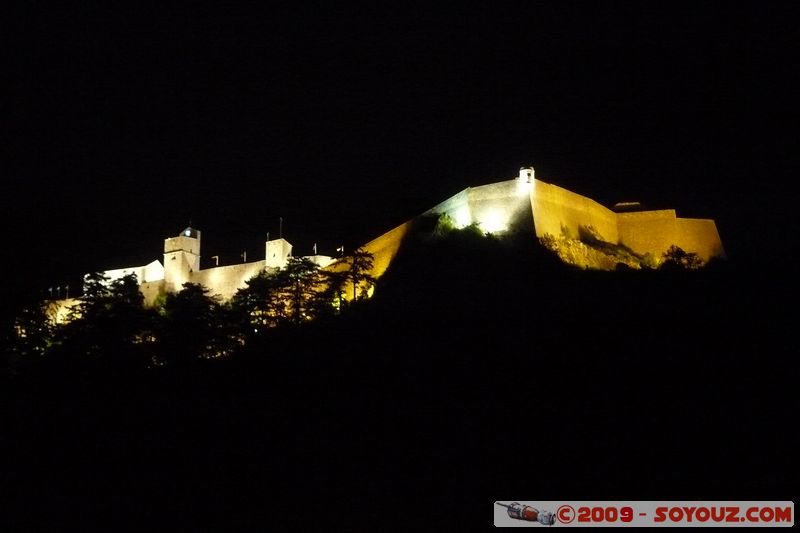 Sisteron - La citadelle by night
Mots-clés: Nuit