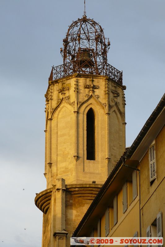 Aix-en-Provence - Clocher des Augustins
Mots-clés: sunset Eglise