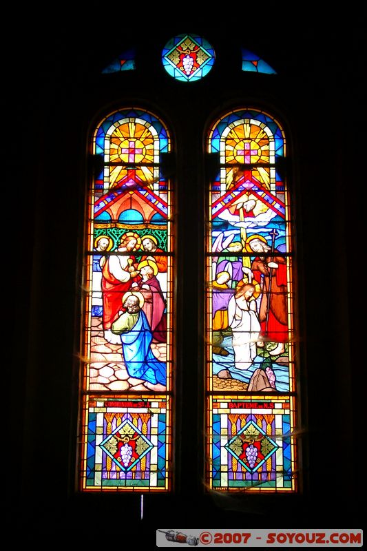 Village de Bonnieux
Eglise basse
Mots-clés: Eglise Vitrail