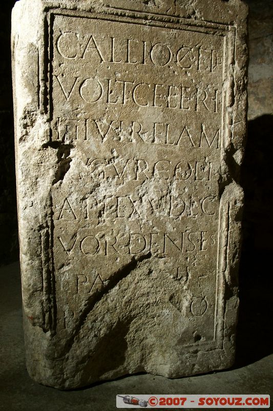 Ville d'Apt
la crypte basse de l'église
Mots-clés: Eglise