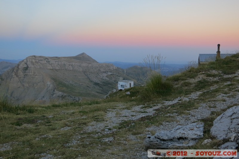 Mont Chiran - Coucher de Soleil - Vue sur le Mourre de Chanier
Mots-clés: Blieux FRA France geo:lat=43.86833544 geo:lon=6.31690532 geotagged Levens Provence-Alpes-CÃ´te d'Azur sunset Montagne