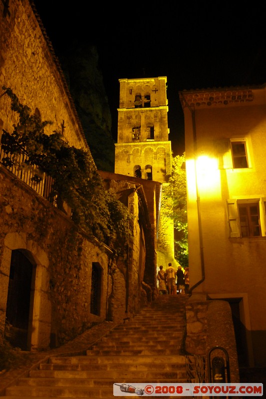Moustiers-Sainte-Marie - Eglise
Mots-clés: Nuit Eglise