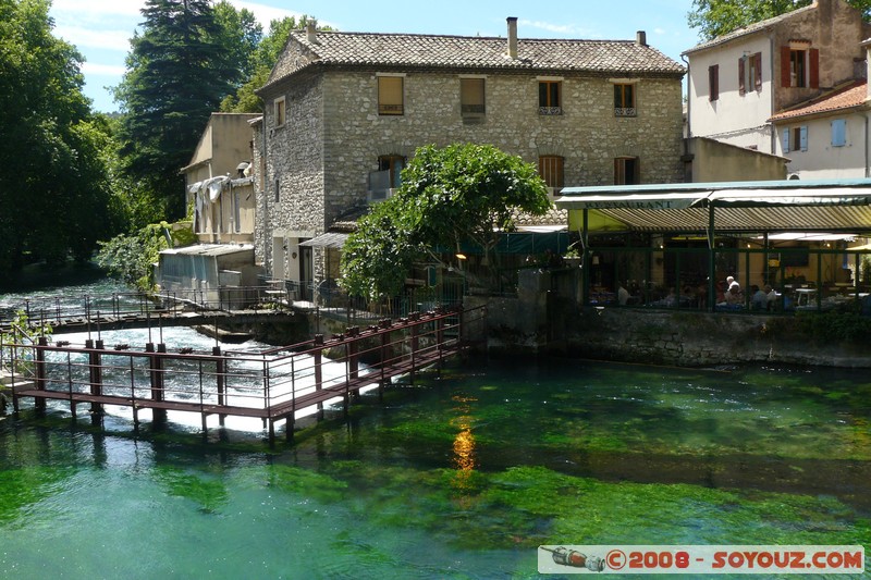 Fontaine-de-Vaucluse
Mots-clés: Riviere