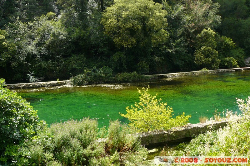 Fontaine-de-Vaucluse - La Sorgue
Mots-clés: Riviere