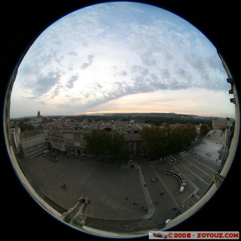 Avignon - Palais des Papes - vue sur la Place du Palais
Mots-clés: Fish eye