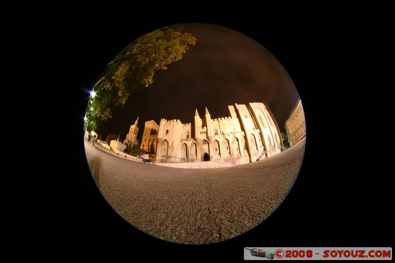 Avignon by Night - Palais des Papes
Mots-clés: Nuit Fish eye Eglise chateau patrimoine unesco