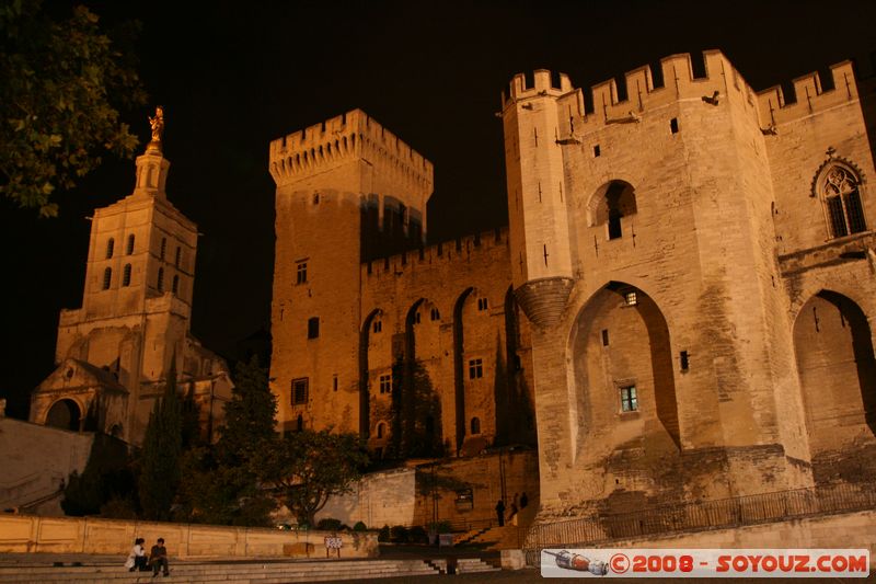 Avignon by Night - Notre Dame des Doms et Palais des Papes
Mots-clés: Nuit Eglise chateau patrimoine unesco