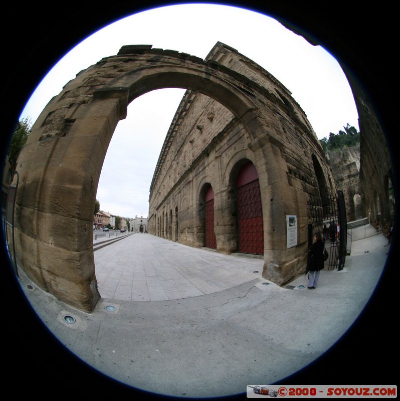 Theatre antique d'Orange
Mots-clés: Fish eye Ruines Romain patrimoine unesco