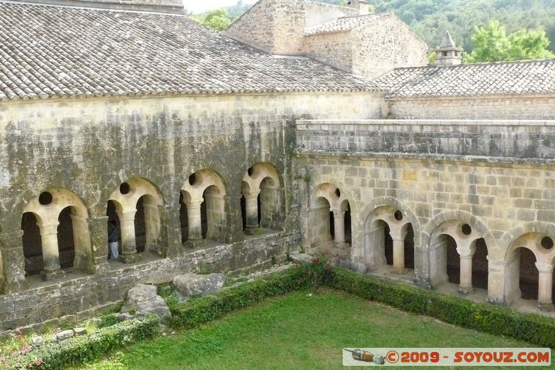 Abbaye du Thoronet - Le Cloitre
Mots-clés: Abbaye