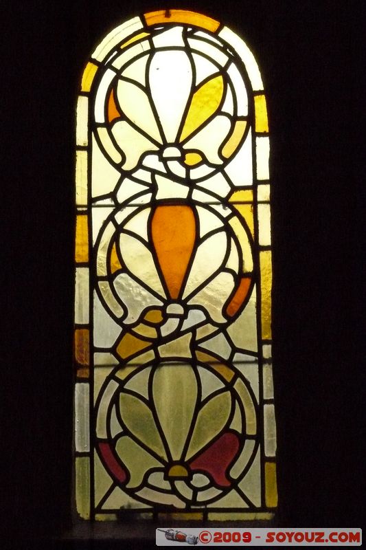 Abbaye du Thoronet - Le dortoir - vitrail
Mots-clés: Abbaye Vitrail