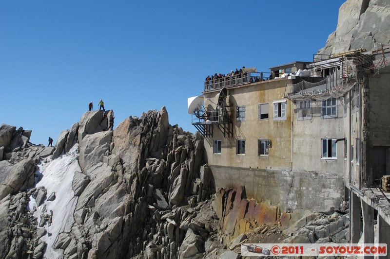 Téléphérique de l'aiguille du Midi
Mots-clés: Chamonix-Mont-Blanc FRA France geo:lat=45.87833495 geo:lon=6.88782692 geotagged Les Bossons RhÃ´ne-Alpes Neige Montagne Telecabine