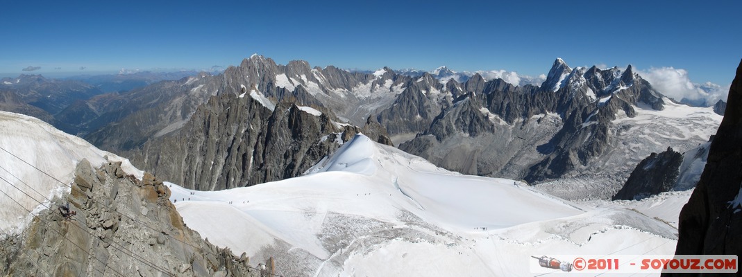 Téléphérique  de l'aiguille du Midi - panorama
Mots-clés: Chamonix-Mont-Blanc FRA France geo:lat=45.87833495 geo:lon=6.88782692 geotagged Les Bossons RhÃ´ne-Alpes Neige Montagne panorama