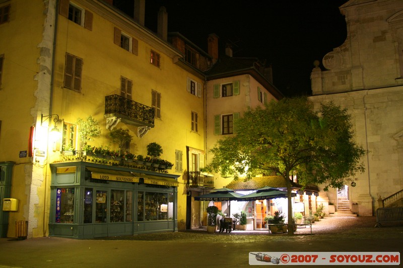 Annecy By Night - Place Saint Francois de Sales
Mots-clés: Nuit