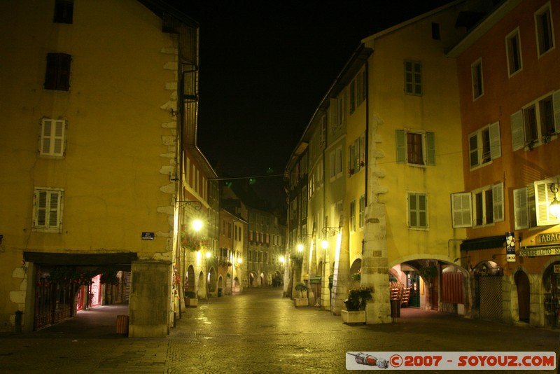 Annecy By Night - rue Sainte-Claire
Mots-clés: Nuit
