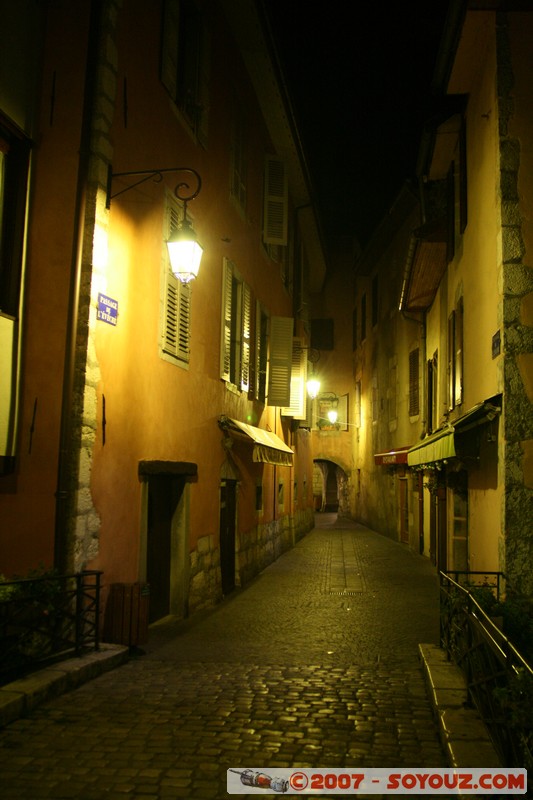 Annecy By Night - passage de l'eveche
Mots-clés: Nuit