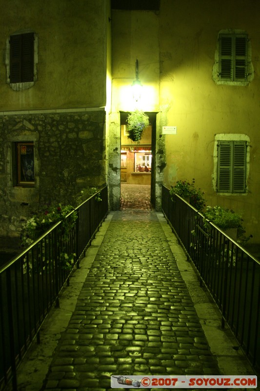 Annecy By Night - Passage de l'Isle
Mots-clés: Nuit