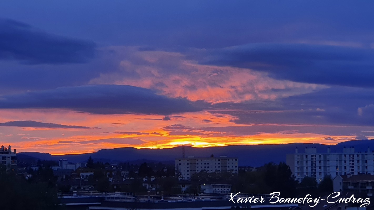 Annecy-le-Vieux - Coucher de Soleil
Mots-clés: Annecy-le-Vieux Auvergne-Rh&ocirc;ne-Alpes FRA France geo:lat=45.91466376 geo:lon=6.14093363 geotagged sunset Nuages Lumiere Clarines