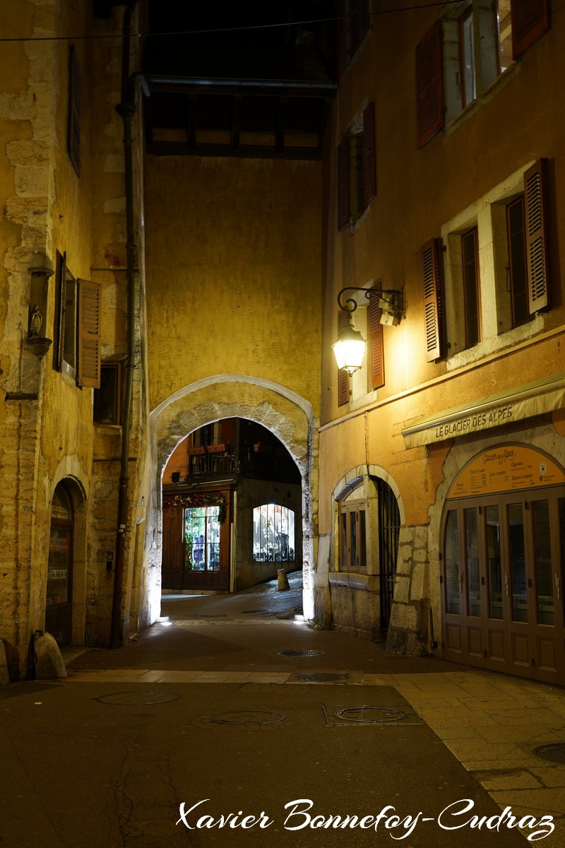 Vieille Ville Annecy by Night - Porte Perriere
Mots-clés: Annecy Auvergne-Rh&ocirc;ne-Alpes FRA France geo:lat=45.89805677 geo:lon=6.12744749 geotagged Vieille Ville Nuit Porte Perriere