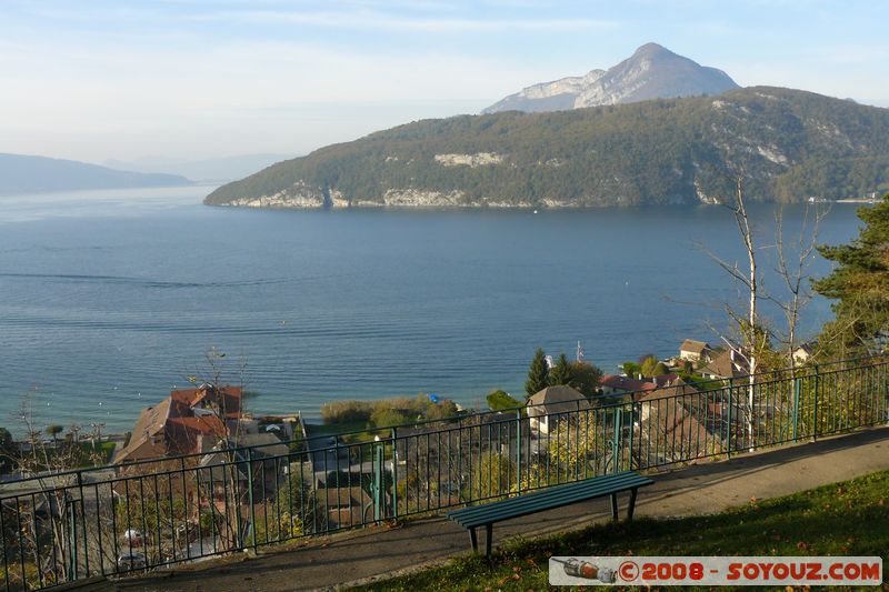 Duingt - Sentier de l'oratoire - vue sur le lac d'Annecy
Mots-clés: Lac
