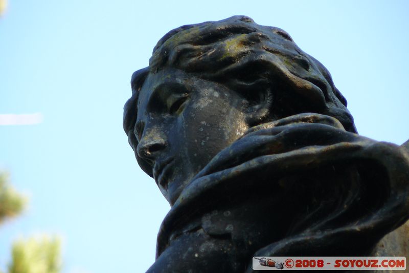 Duingt - Sentier de l'oratoire - saint Michel terrassant le dragon
Mots-clés: sculpture