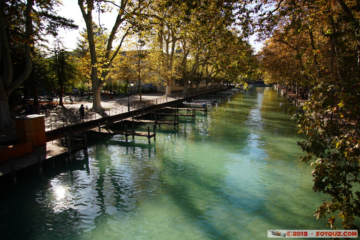 Annecy - Pont des Amours - Canal du Vass
Mots-clés: Pont des Amours Canal du Vass canal
