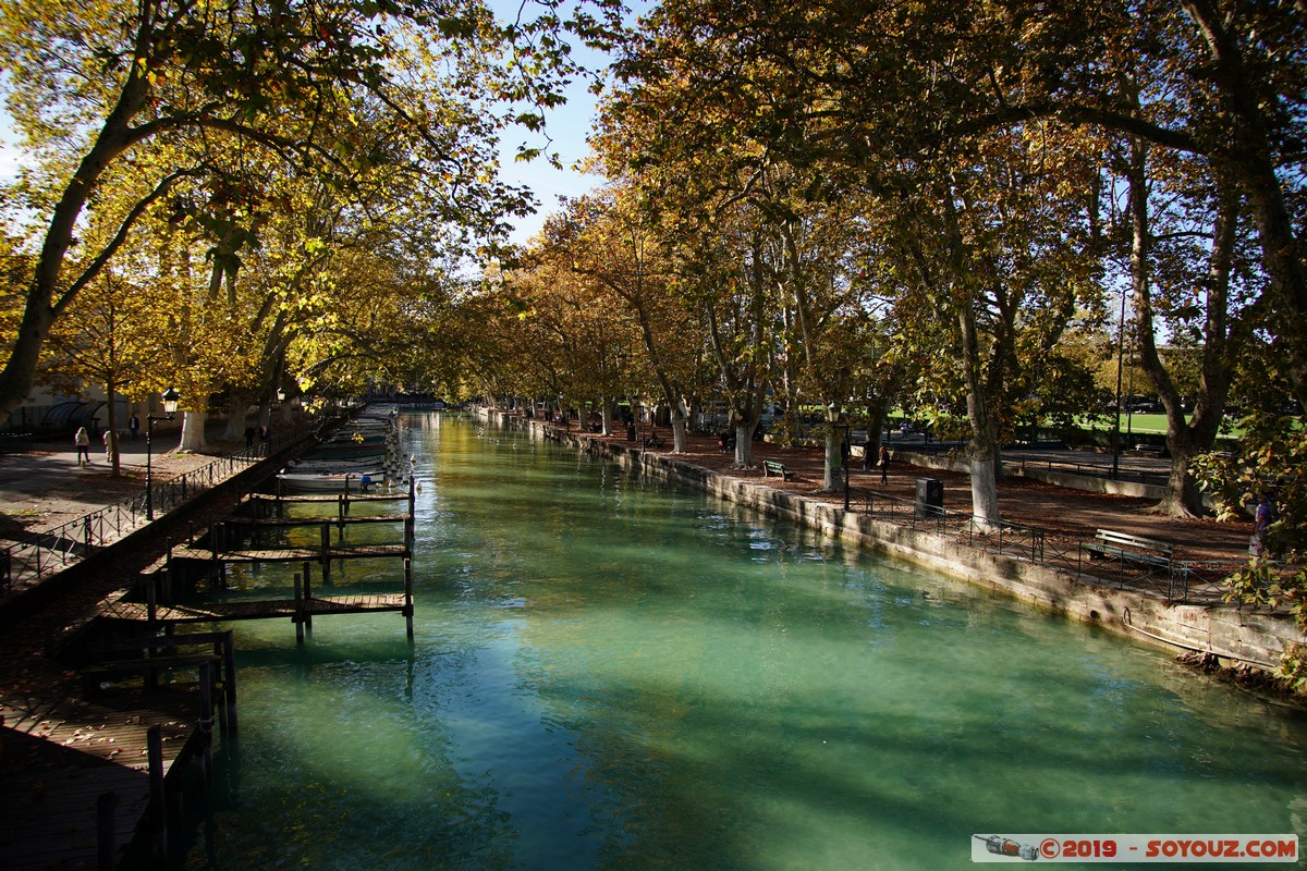 Annecy - Pont des Amours - Canal du Vass
Mots-clés: Pont des Amours Canal du Vass canal