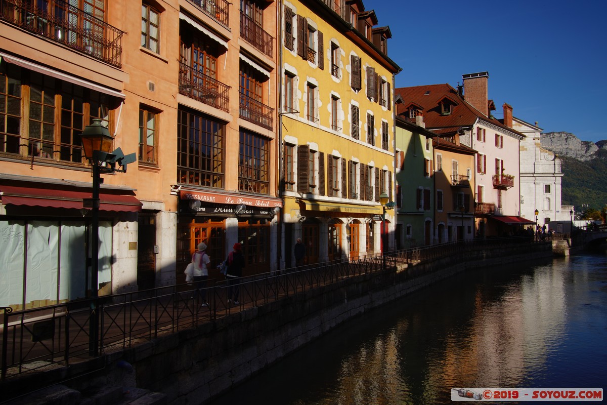 Annecy By Night - Quai de l'&Icirc;le
Mots-clés: Les quais du Thiou Quai de l'&Icirc;le